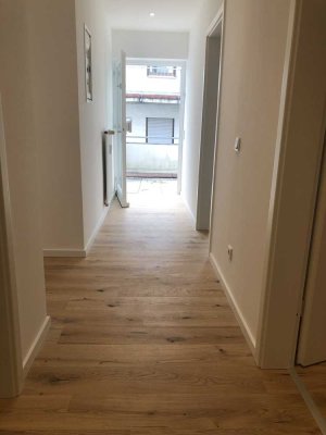 Charmantes WG Zimmer in 3er WG mit großer Terrasse in Heidelberg-Ziegelhausen, Einbauküche