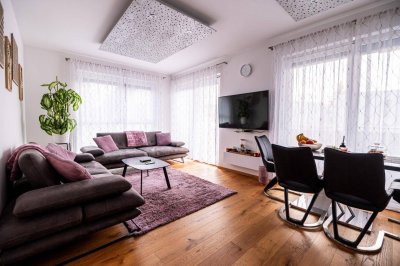 Aufgepasst: Sonniger Single- oder Pärchentraum mit Balkon und TG Parkplatz!