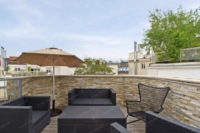 Exklusiv möbliertes DG Apartment mit Terrasse