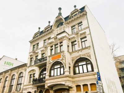 Exklusive Altbauwohnung mit Direktaufzug, Balkon, 2 Bädern & großer Wohnküche!