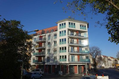 Wohnung mit  tollem Spreeblick - Luxusbalkon - !!!  Und neuer Küche!
