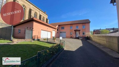 GRENZE LUXEMBURG: EHEM. BAUERNHAUS MIT GROSSEN, HOHEN GARAGEN!