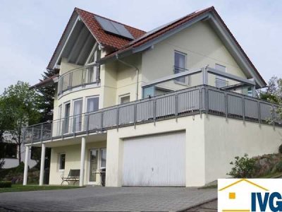 Traumhaftes Einfamilienhaus mit Garten, Doppelgarage und PKW-Stellplätzen im Freien in Burladingen!