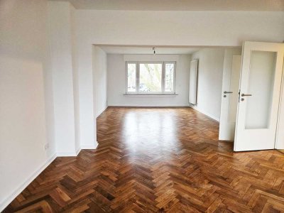 Erstbezug nach Sanierung: Große 4-Zimmer Wohnung mit Balkon in bevorzugter Lage