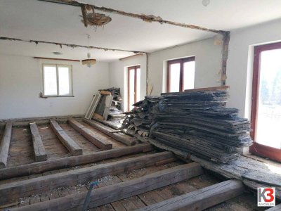 K3 - Entkerntes Haus mit Umbaugenehmigung und Garten