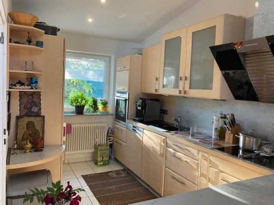 Attraktives modernisiertes Reihenhaus (Splitlevel) mit guter Ausstattung, Garage und Garten