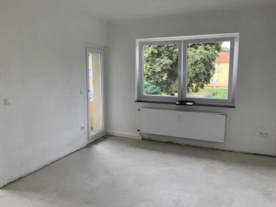 renovierte 2-Zimmer-Wohnung mit Balkon und neuem Tageslichtbad frei!