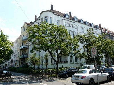 Helle Dachgeschoßwohnung 4. OG zwischen Maschsee und Stephansplatz mit Balkon