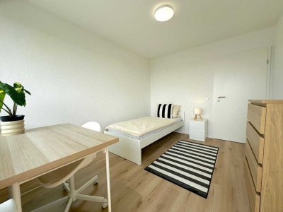 � 4er-Penthouse-WG | Zimmer 4 mit Balkon nur 660€ warm | Erstbezug & möbliert �