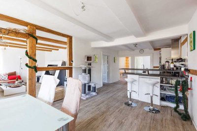 Attraktive 6-Zimmer Wohnung mit Balkon in Braunschweig-Dibbesdorf