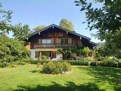 Vor den Toren Münchens im goldenen Tal:
Charmantes, gepflegtes Einfamilienhaus mit großem Grund
