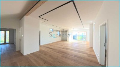 Immobilien Seegerer: Wunderschöne Neubau-Penthousewohnung mit traumhafter Aussicht in Zeisertsweiler