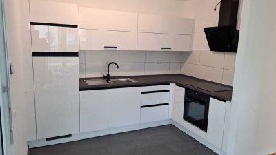 Schöne renovierte 2-Zimmer-Wohnung mit Tiefgaragenstellplatz in Rastatt zu vermieten