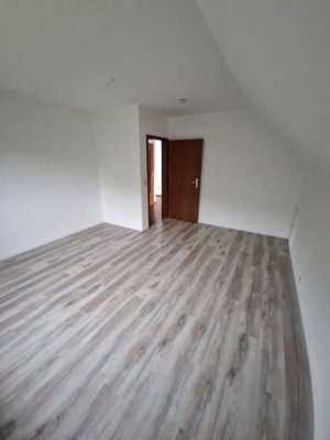 Attraktive 3-Zimmer-DG-Wohnung mit Balkon und Gartren in Oyten-Mitte