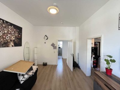 *SCHÖNE ALTBAUWOHNUNG IN BILK* - 2 ZIMMER MIT BALKON