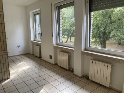 Ansprechende 2-Zimmer Diele Bad -Wohnung in Duisburg