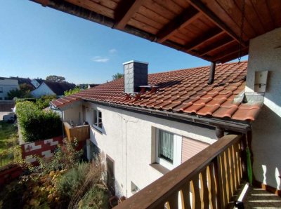 In Renovierung: 5-Zimmer-Wohnung mit zwei Balkonen und EBK in Riedstadt. Bezug vrstl. ab August