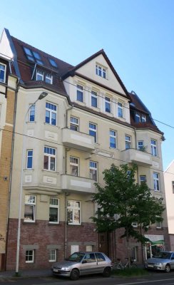 Schöne 4 Zi-Wohnung mit 2 Balkonen, Laminat, Wannenbad, sep. Wohnküche in der südl. Innenstadt