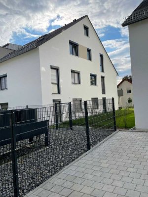 Exklusive, neuwertige 4-Zimmer-Maisonette-Wohnung mit geh. Innenausstattung  KFW 55 Standard