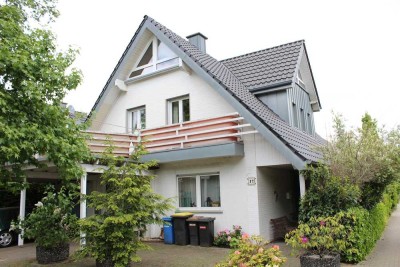 Großes Zweifamilienhaus mit 5 Garagen und einer sehr schönen Dachterrasse