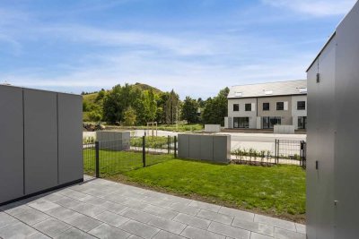 Effizient. Modern. Hochwertige Ausstattung! Reihenhaus mit Garten, 2 Stellplätzen & Neuer Küche