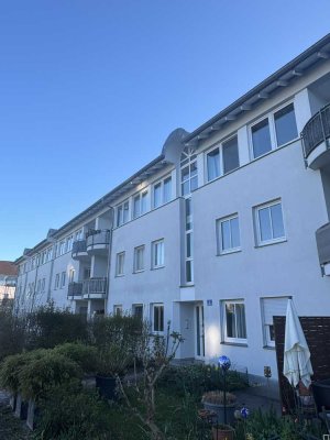 Helle, möblierte 2-Zimmer Dachgeschosswohnung in Neuprüll