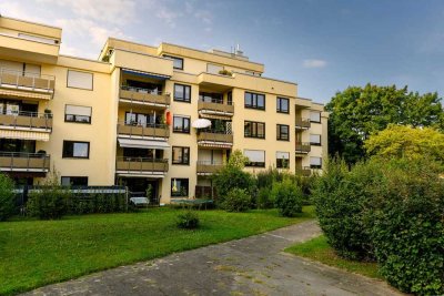 Bezugsfreie 2,5-Zimmer-Wohnung im 3. OG mit Aufzug, Südbalkon und TG-Stellplatz