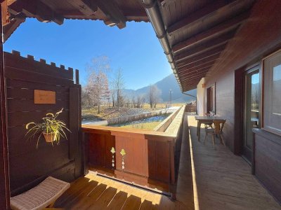 Etagenwohnung mit großem Balkon und eigenem Dachboden