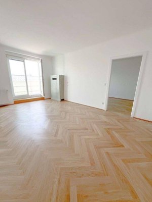 Sehr helle Dachgeschoßwohnung mit ruhiger Loggia und Terrasse - ERSTBEZUG nach Sanierung - PROVISIONSFREI