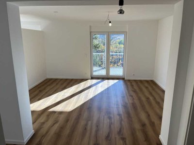 Freier Blick über's Neckartal - Neubaustandard - 3-Zimmer-Wohnung