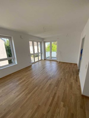 helle, neuwertige 3-Zimmerwohnung in zentrale Lage mit Balkon und Garage