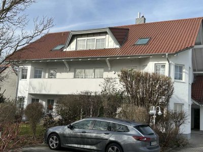 Schöne und ruhige 3-Zimmer-Dachgeschosswohnung mit Balkon und EBK in Ingolstadt-Zuchering