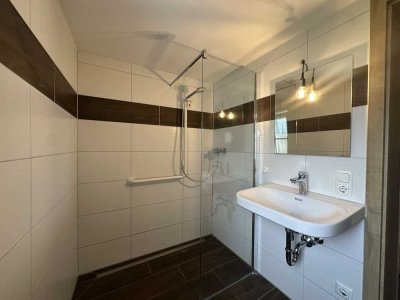 2-ZKB-Wohnung mit Balkon und 2 Stellplätzen in Gennach zu mieten