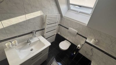 Attraktives Doppelhaus mit Garten, Stellplatz und Garage