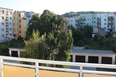 Sehr schöne 2-Raum-ETW, 49 m², EBK, 1. OG mit Südbalkon in ruhiger, bevorzugter Lage von Gera