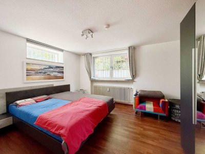 Bezugsfertige möblierte Souterrain-Wohnung mit Gartennutzung