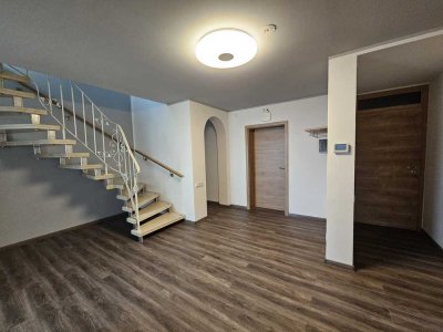 160 m² Terassen-Wohnung EG barrierefrei, modernisiert mit Kaminofen, von privat,Frankfurt in 45 Min.