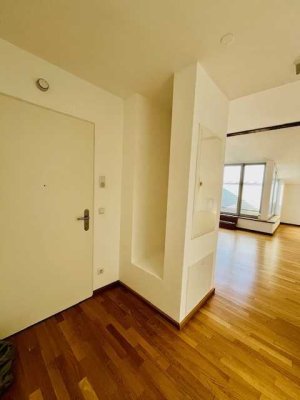 Traumhaftes Loft im Dachgeschoß, Dachterrasse, Parkett, Aufzug, Wannenbad, TG-Stellplatz uvm.