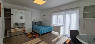Luxuriöse 1 Zi.Wo, ganz renoviert, mit großer Terrasse, komplett ausgestattet für 1 oder 2 Personen