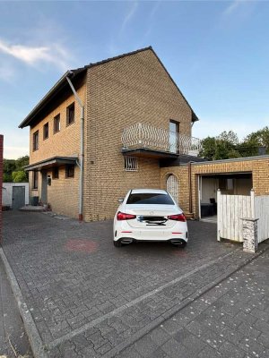 Attraktives und saniertes 6-Zimmer-Haus mit gehobener Innenausstattung in Grevenbroich