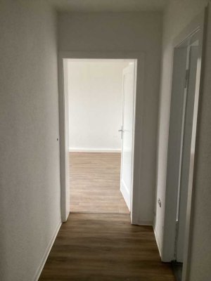 Frisch Renovierte 2 Zimmer Wohnung mit Balkon