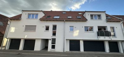 Schöne, helle 4-Zimmer- Dachgeschosswohnung mit Balkon