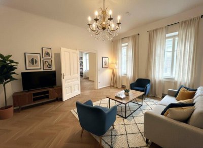 1090! ERSTBEZUG NACH SANIERUNG! Exklusive 2-Zimmer-Altbauwohnung in toller Lage!