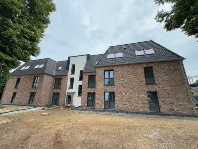 Moderne Neubau DG Wohnung (W15), 84,84 m² m. Balkon, 3 Zi., für 3 Pers., WBS erforderlich