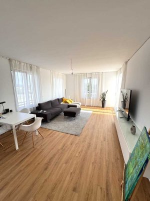 Neubau: Helles 3-Zimmer-Penthouse mit großer Südterrasse