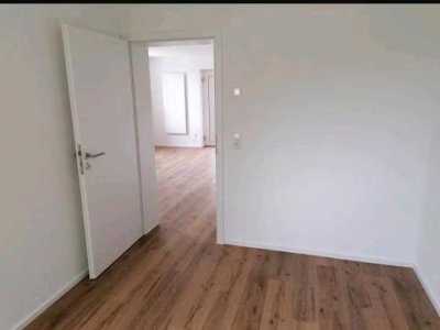 Attraktive und sanierte 2-Zimmer-Terrassenwohnung mit EBK und Fußbodenheizung in Oberndorf am Neckar