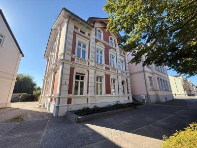 Großzügige 3-Zimmer-Wohnung mit Kamin und Nähe zur Müritz