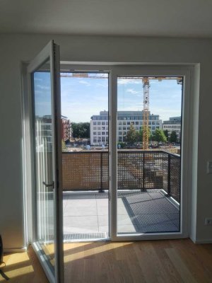 Geschmackvolle, neuwertige 2-Zimmer-Penthouse-Wohnung mit lux. Innenausstattung mit Balkon und EBK