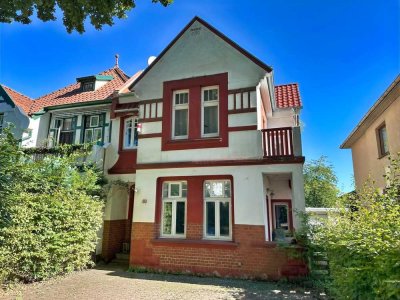 Charmante Altbau-Doppelhaushälfte mit Stellplätzen und Garten in beliebter Lage von Pinneberg!