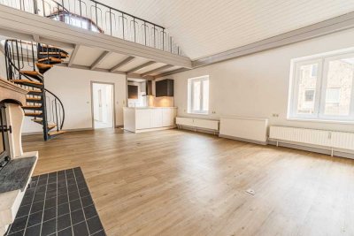 Schöne 3-Zimmer-Wohnung mit Einbauküche und sonniger Dachterrasse mitten in Rendsburg
